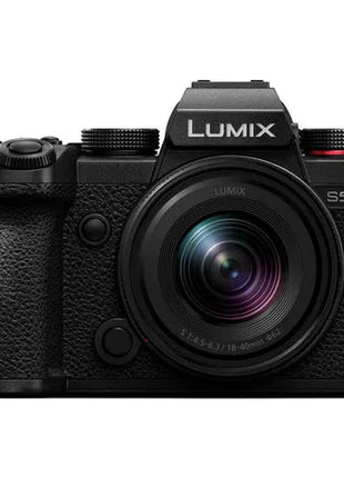 Panasonic LUMIX S5D + 18-40 mm F/4,5-6,3