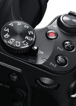 Panasonic Lumix DC-FZ82D