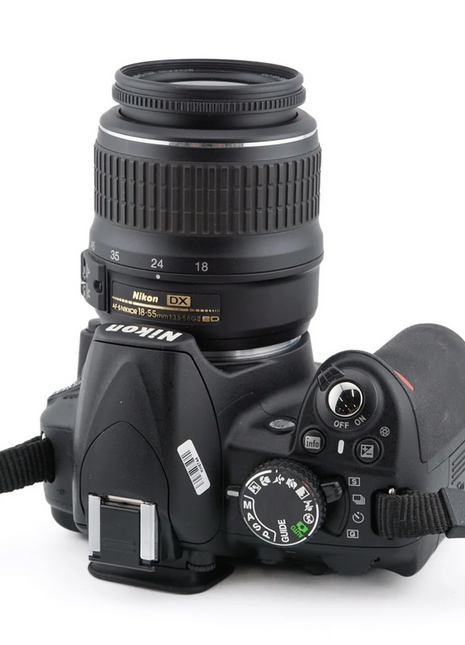 Nikon D3100 + 18-55mm f3.5-5.6 G ED II AF-S Nikkor