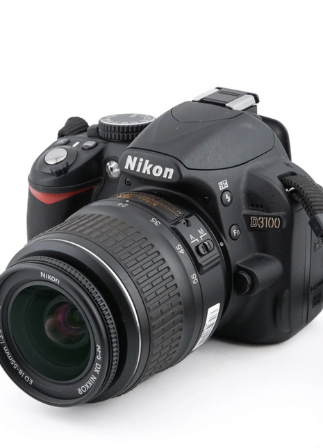 Nikon D3100 + 18-55mm f3.5-5.6 G ED II AF-S Nikkor